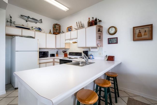 8D - 11 Old Mill Rd, Condo with 2 bedrooms, 2 bathrooms and null parking in Cedar Key FL | Image 6