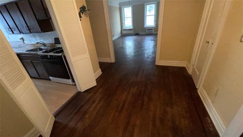 a4-12 Hamilton Pl, Hempstead, NY, 11550-6212 | Card Image