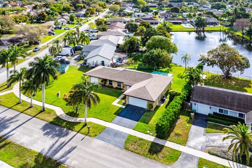 1000 Sw 127th Ter, Davie, FL, 33325-5557 | Card Image
