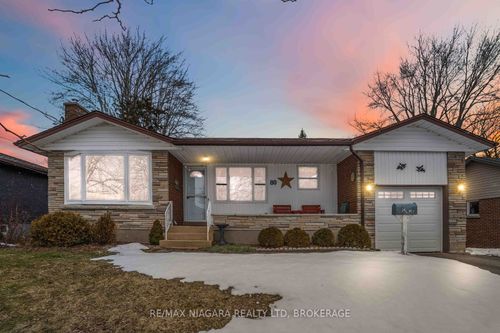 80 Michael Dr N, Port Colborne, ON, L3K3C5 | Card Image