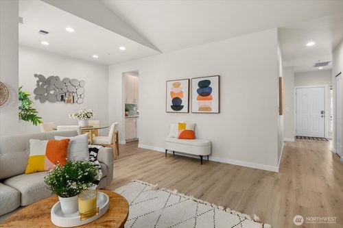 204-9728 178th Pl Ne, Redmond, WA, 98052-6975 | Card Image