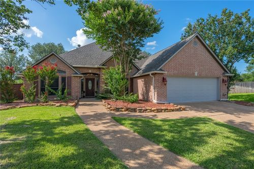 4600 Park Hollow Cir, Bryan, TX, 77802-5859 | Card Image