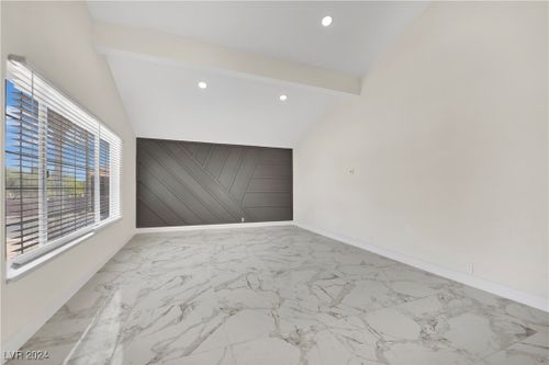 2685 S Tenaya Way, Las Vegas, NV, 89117-2917 | Card Image