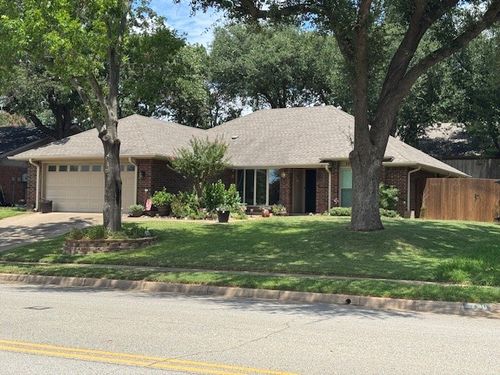 3704 Murphy Dr, Bedford, TX, 76021-2733 | Card Image