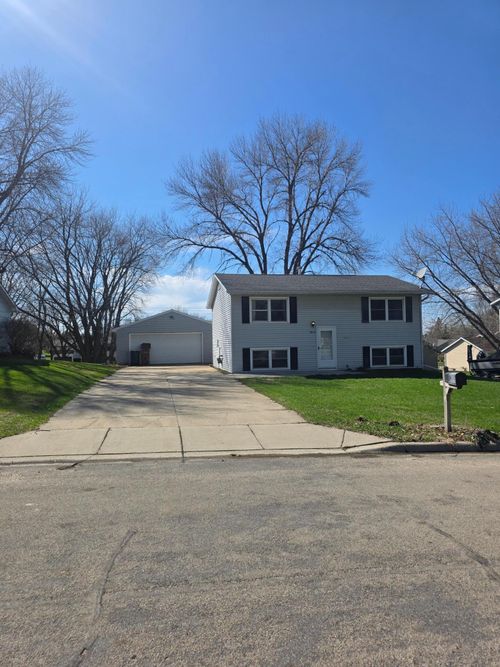 1617 Crystal Dr, Albert Lea, MN, 56007-2146 | Card Image