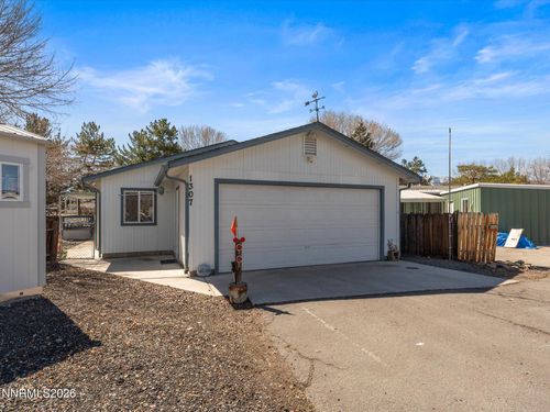 1307 Kingslane, Gardnerville, NV, 89410-6006 | Card Image