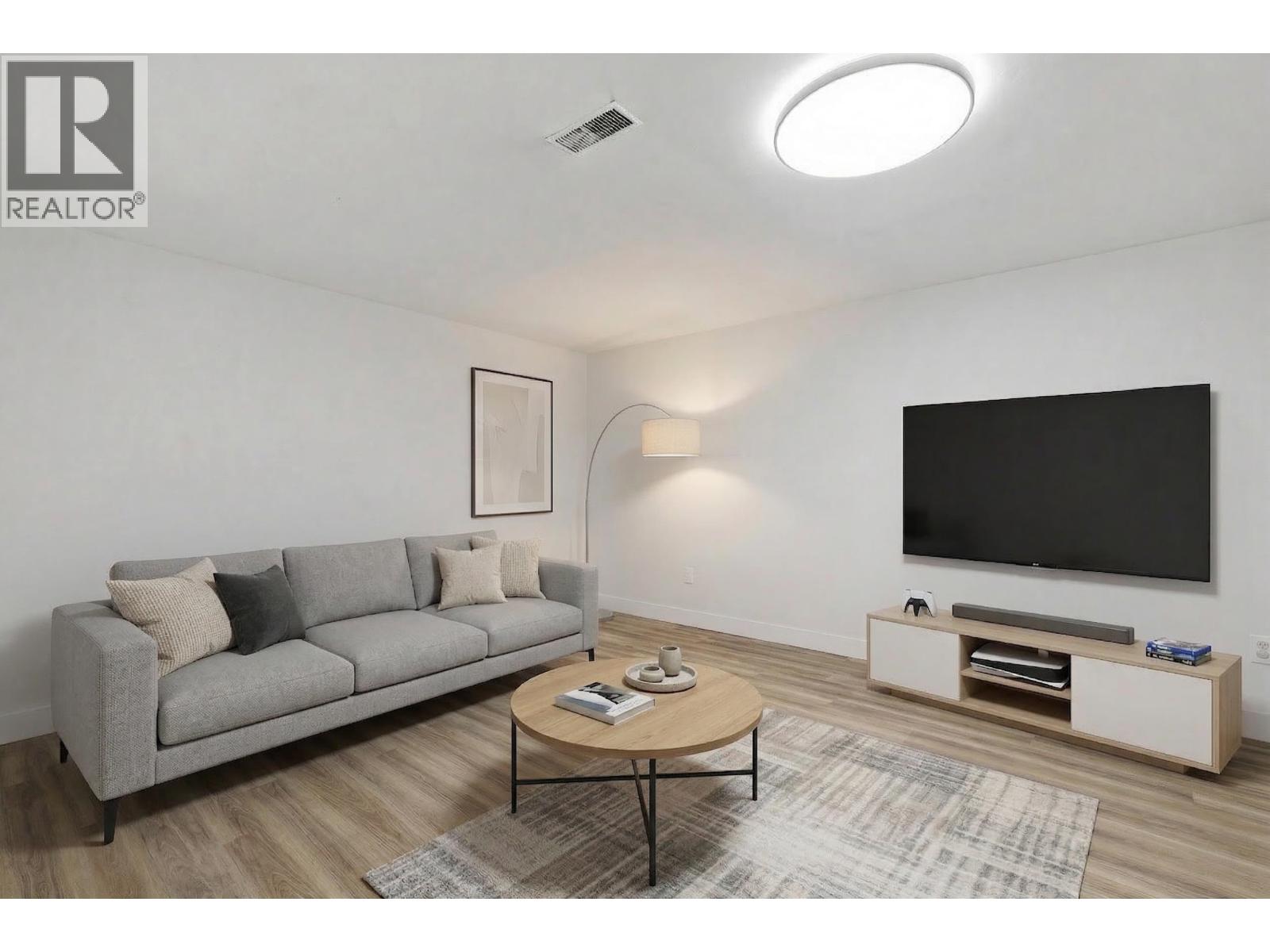 Residential in North Vancouver 3