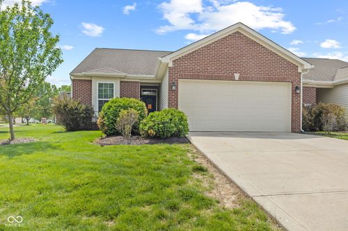 556 Dylan Dr, Avon, IN, 46123-3801 | Card Image