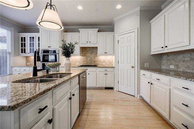 5210 Davenport Pl, Townhouse with 4 bedrooms, 5 bathrooms and 2 parking in Roswell GA | Image 11
