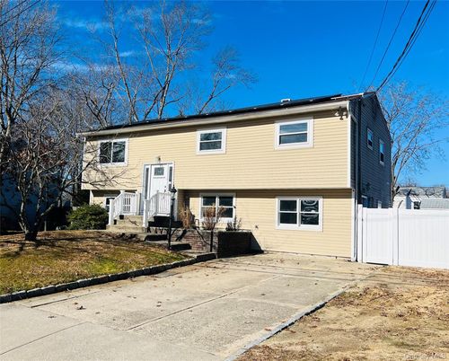 125 Liberty Ave, Selden, NY, 11784-1915 | Card Image