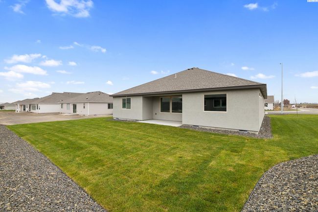 10402 Kokanee Dr, House other with 3 bedrooms, 2 bathrooms and 3 parking in Pasco WA | Image 4