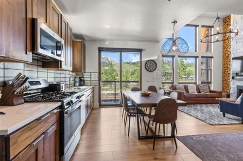 102-1060 Blue River Pkwy, Silverthorne, CO, 80498-5338 | Card Image