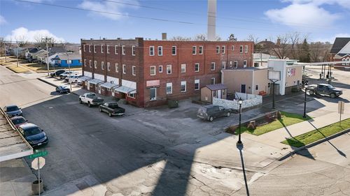 102 S Main St, Leon, IA, 50144-1466 | Card Image