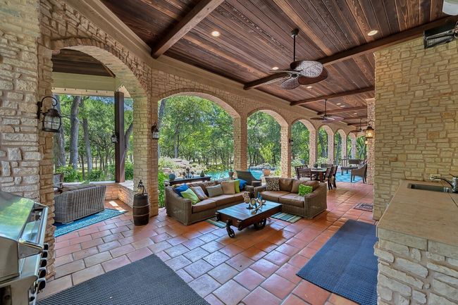 565 Lost Hunters Cyn, House other with 5 bedrooms, 5 bathrooms and 3 parking in China Spring TX | Image 54
