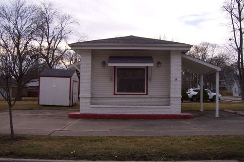 201 S Macon St, Bement, IL, 61813-1410 | Card Image