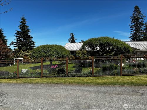96 Scenic Ln, Eastsound, WA, 98245-9418 | Card Image