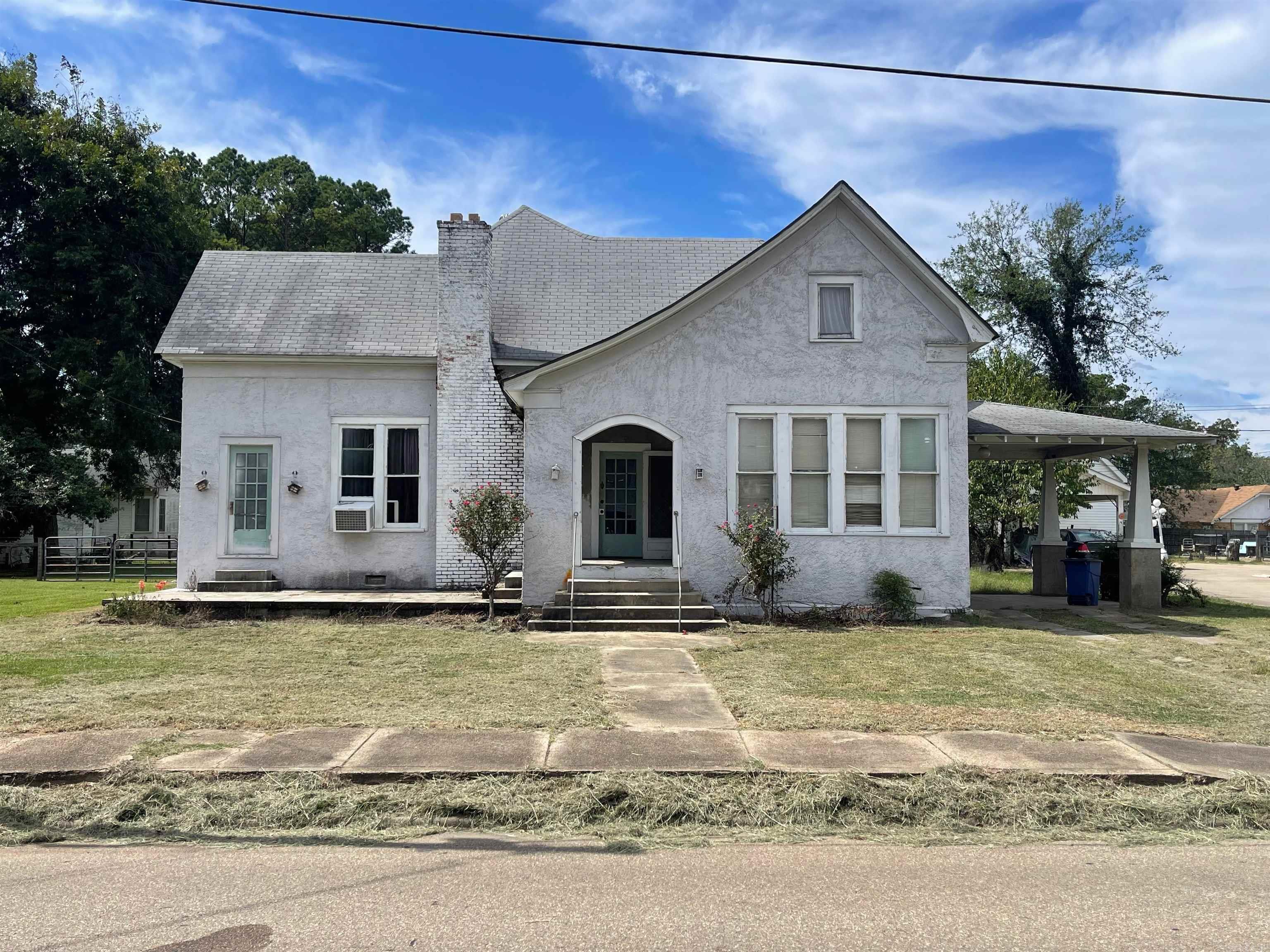 Turner St, Warren, AR 71671