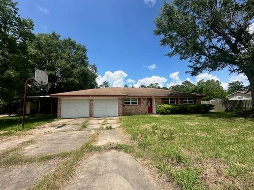 320 Meadow Dr, Bridge City, TX, 77611-2420 | Card Image
