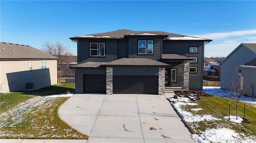 9031 Sw 5th St, Lees Summit, MO, 64064 | Card Image