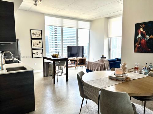 apt-2711-151 Se 1st St, Miami, FL, 33131-1455 | Card Image