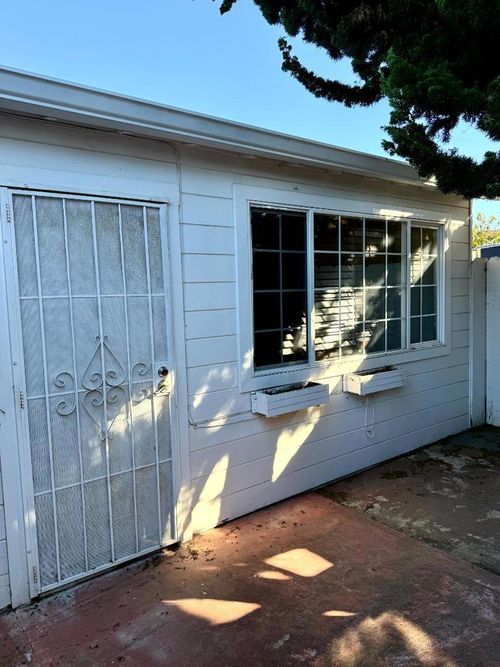 a-1354 N Main St, Salinas, CA, 93906-2831 | Card Image
