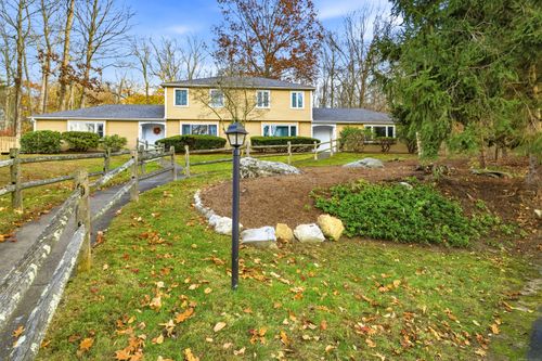 apt-3d-20 Comstock Ave, Ivoryton, CT, 06442-1258 | Card Image