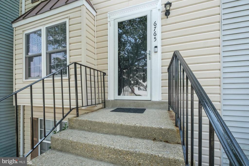 Milltown Ct, District Heights, MD 20747