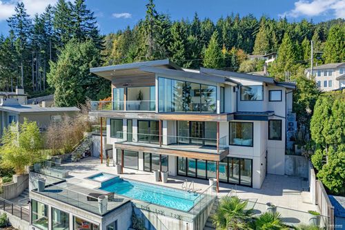 535 Craigmohr Dr, West Vancouver, BC, V7S1W8 | Card Image