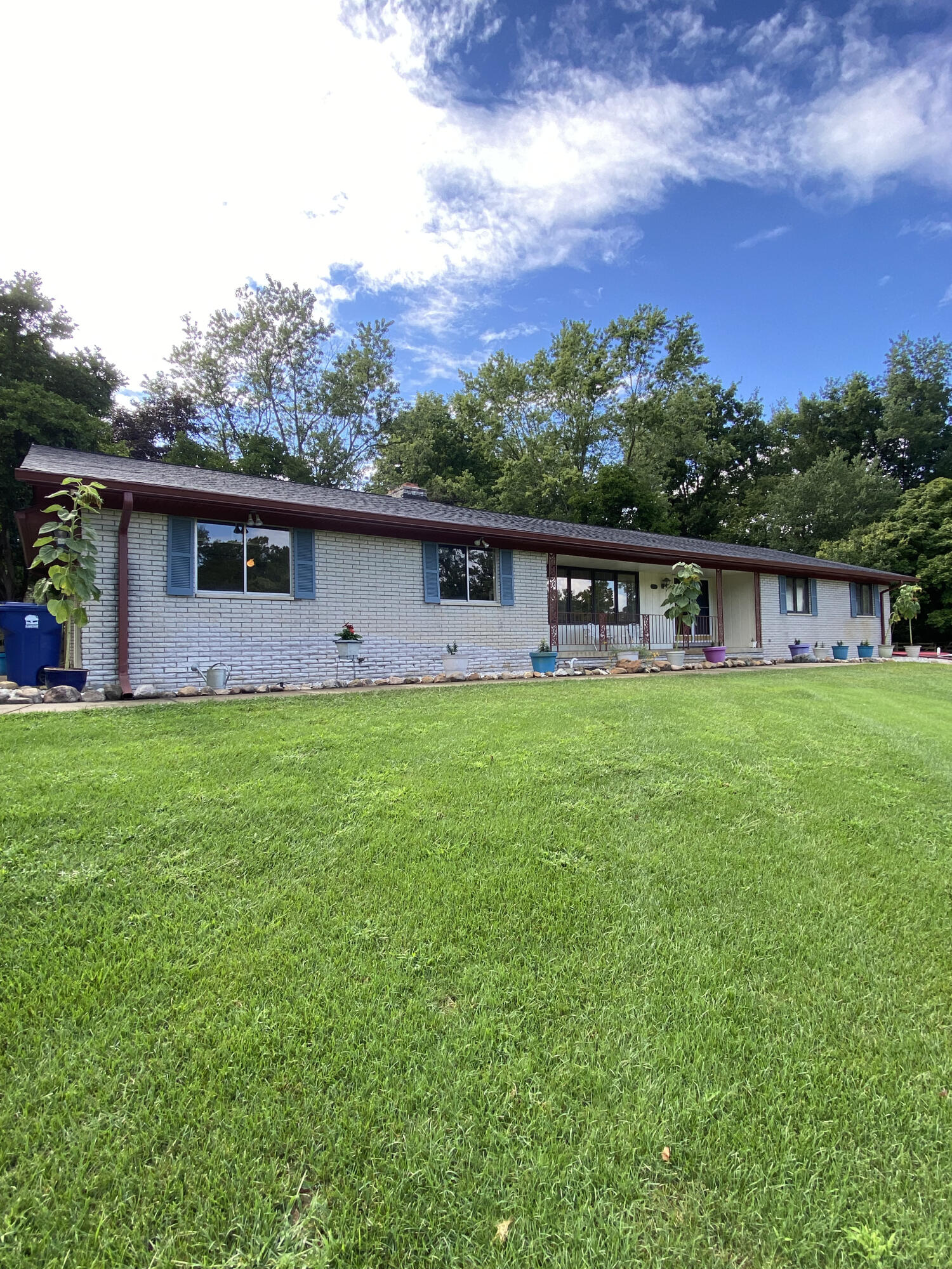 Bircklan Dr, Canton, MI 48187