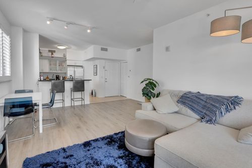 apt-325-233 S Federal Hwy, Boca Raton, FL, 33432-4940 | Card Image