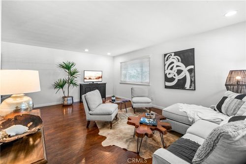 148d-16737 Viewpoint Ln, Huntington Beach, CA, 92647-7332 | Card Image