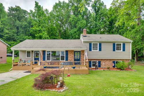 2111 Parkdale Ave, Gastonia, NC, 28052-3543 | Card Image