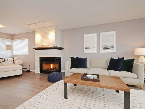 2136 Eastern Ave, North Vancouver, BC, V7L3G3 | Card Image