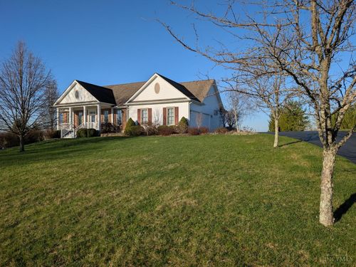 396 Country Manor Dr, Wilmington, OH, 45177-7313 | Card Image
