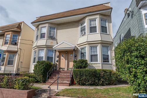 79 Harrison Ave, West Orange, NJ, 07052-5913 | Card Image