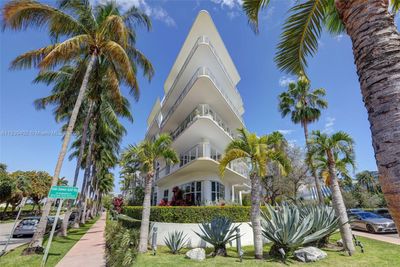 101 - 2001 Meridian Ave, Condo with 2 bedrooms, 2 bathrooms and null parking in Miami Beach FL | Image 1