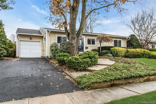 27 Abbey Ln, Plainview, NY, 11803-3002 | Card Image