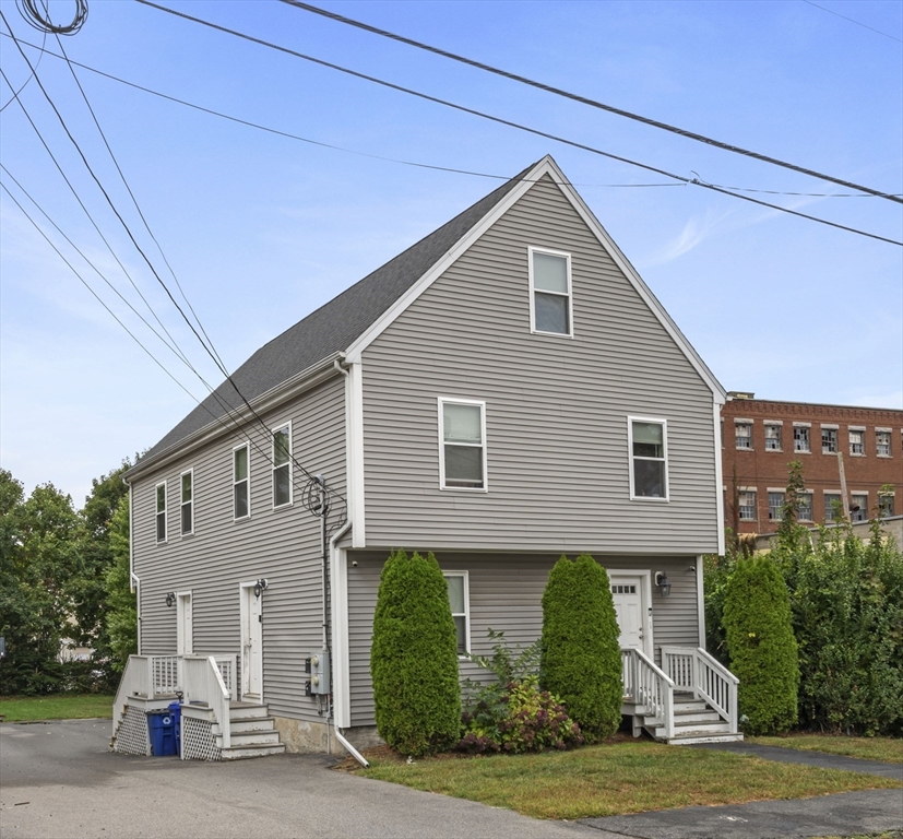 Lawrence St, Taunton, MA 02780