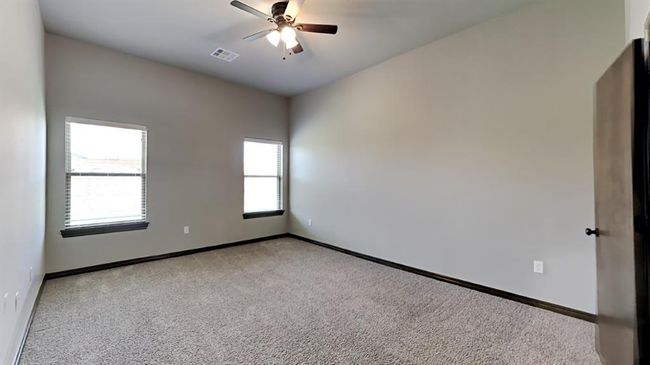 1719 W Zachary Way, House other with 3 bedrooms, 2 bathrooms and null parking in Mustang OK | Image 5