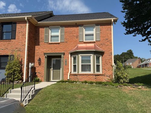 1817 Georgetown Ln, Chattanooga, TN, 37421-2579 | Card Image
