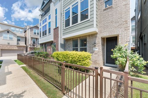 2739 Flowering Peach Ln, Dallas, TX, 75212-0119 | Card Image