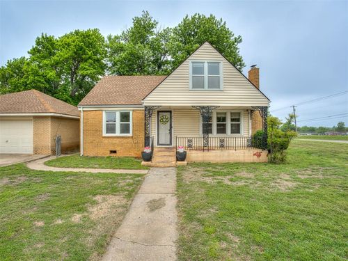 202 W Vandament Avenue, Yukon, OK, 73099 | Card Image