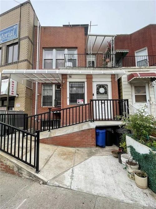 186 Dahill Rd, Brooklyn, NY, 11218-2255 | Card Image