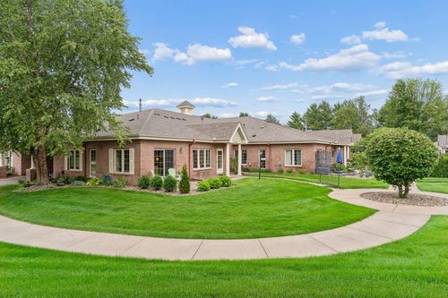 1825 Hunter Hill Rd, Hudson, WI, 54016-5835 | Card Image