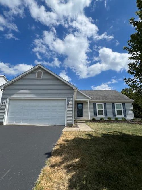 1632 Bush Hill Dr, Lancaster, OH, 43130-8297 | Card Image