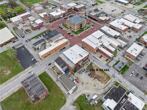 104 W Pearl St, Harrisonville, MO, 64701-1724 | Card Image