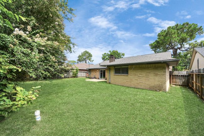 Great size backyard! | Image 34