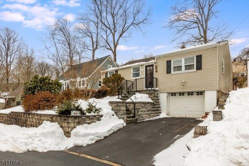 19 Pinecrest Ter, Wayne, NJ, 07470-5156 | Card Image