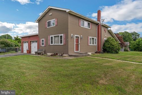 13 Johnsonville Rd, BANGOR, PA, 18013-5445 | Card Image