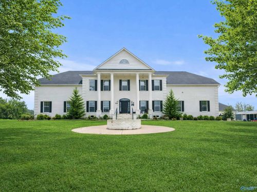 386 Saint Clair Dr, New Market, AL, 35761-8118 | Card Image